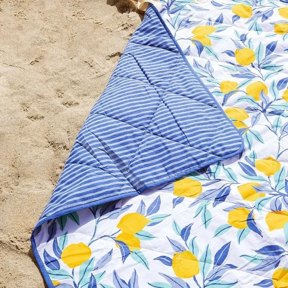 NWT Printfresh Roll Up Picnic  Beach Blanket Lemon Zest